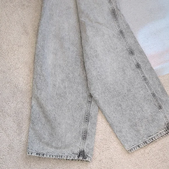 Topshop Men's Light Gray Relaxed Denim Jeans - Picture 5 of 8